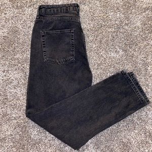 urban outfitters black mom jeans